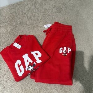 Gap x Disney:Red Sweatpants & Sweatshirt Set